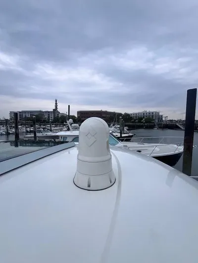 Seventeen Yacht Photos Pics 