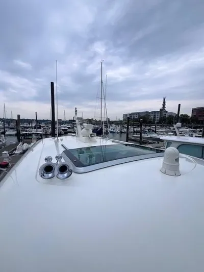 Seventeen Yacht Photos Pics 