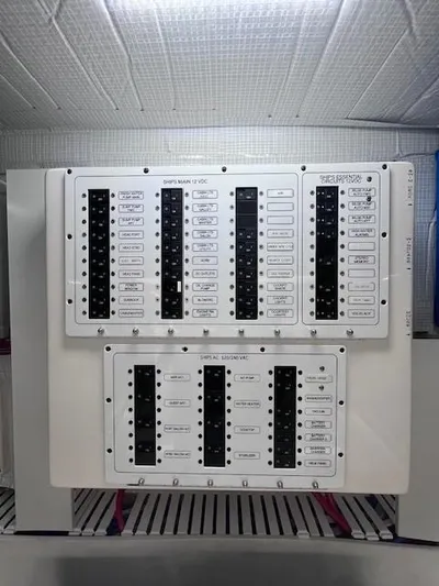 Seventeen Yacht Photos Pics 