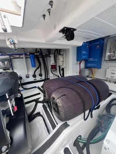 Seventeen Yacht Photos Pics 