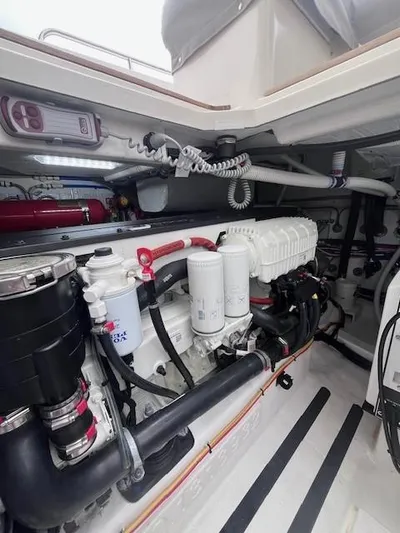 Seventeen Yacht Photos Pics 