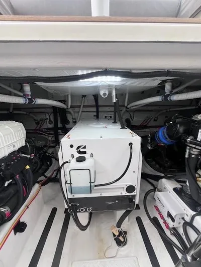 Seventeen Yacht Photos Pics 