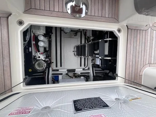 Seventeen Yacht Photos Pics 