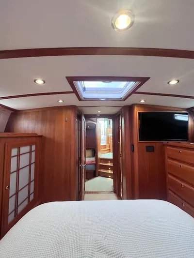 Seventeen Yacht Photos Pics 