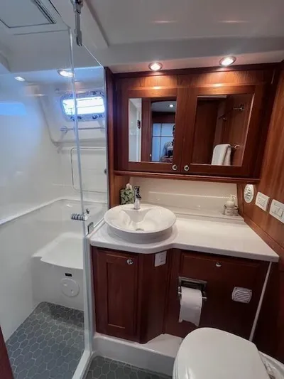 Seventeen Yacht Photos Pics 