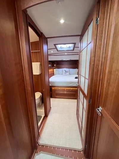 Seventeen Yacht Photos Pics 