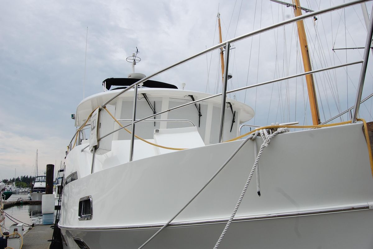 2001 Ocean Alexander 43 