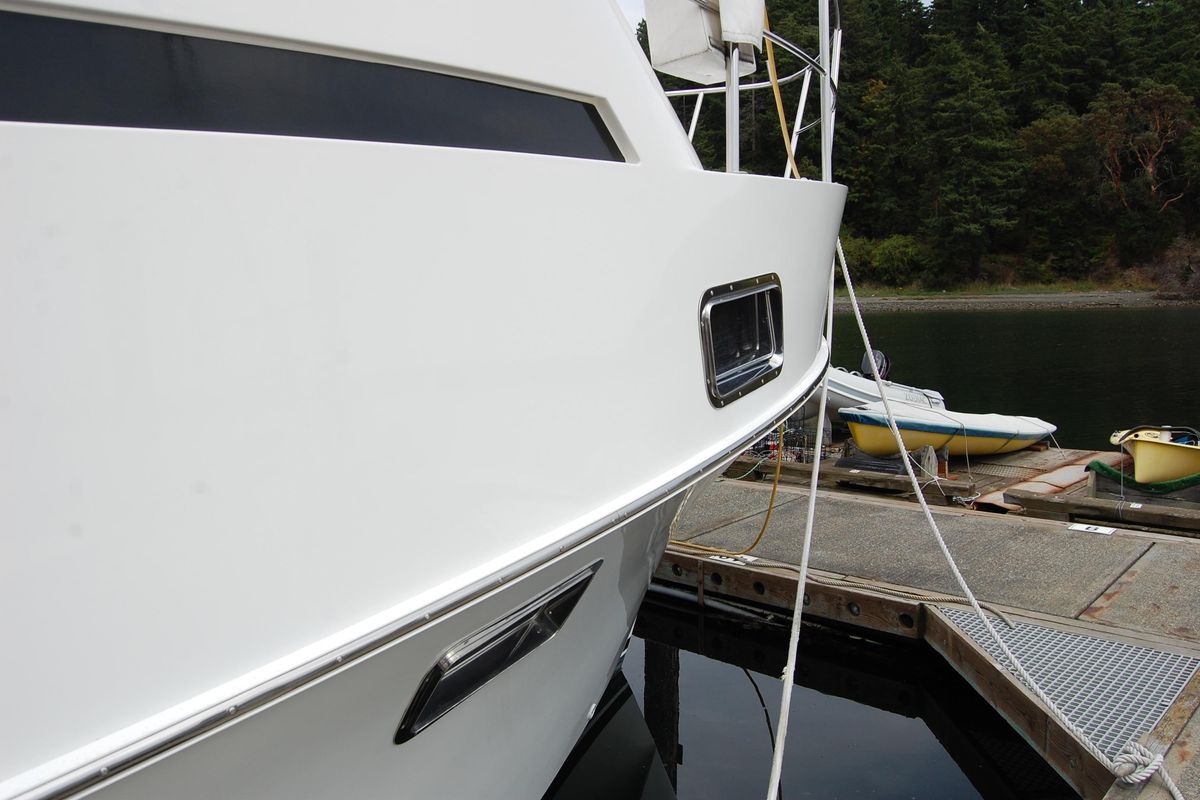 2001 Ocean Alexander 43 