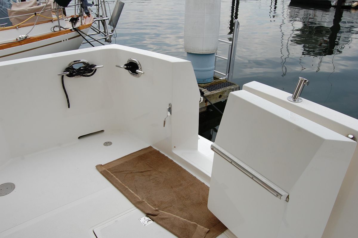 2001 Ocean Alexander 43 