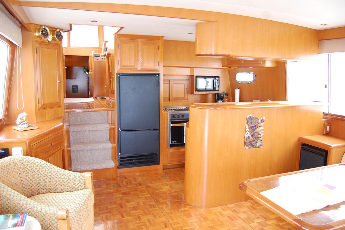 2001 Ocean Alexander 43 