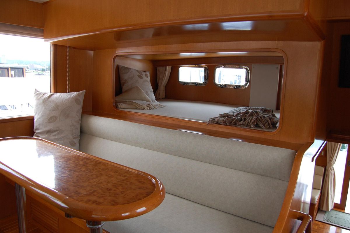 2001 Ocean Alexander 43 