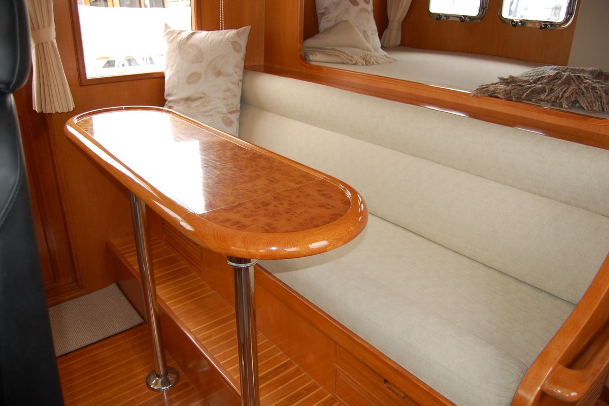 2001 Ocean Alexander 43 