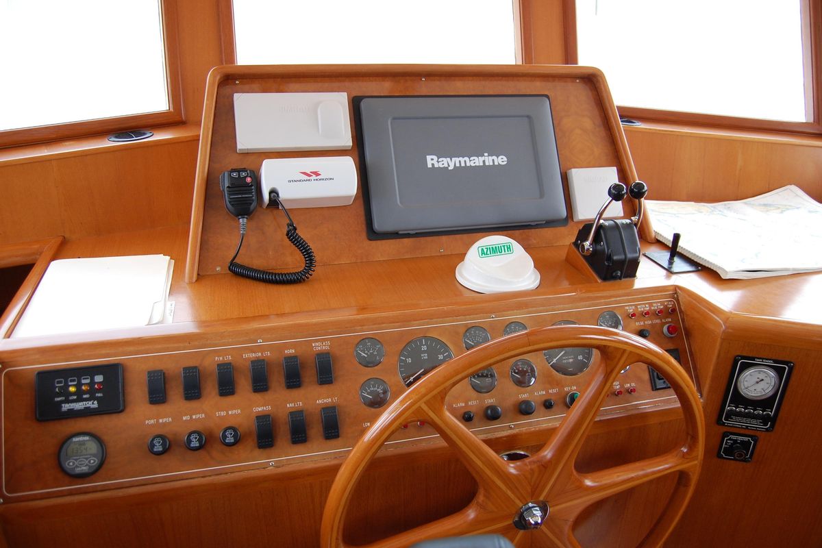 2001 Ocean Alexander 43 