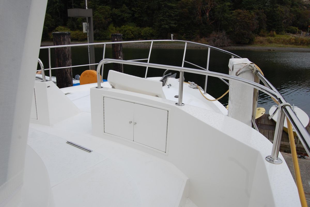 2001 Ocean Alexander 43 