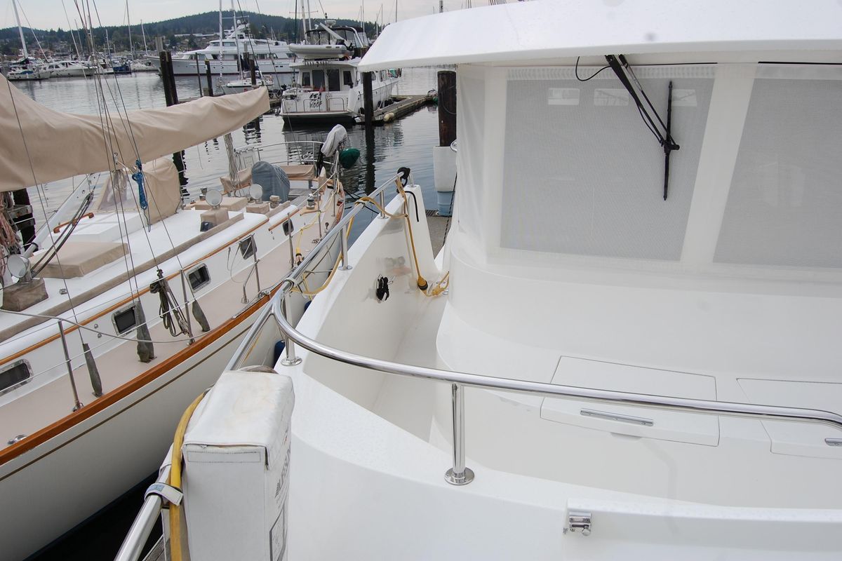 2001 Ocean Alexander 43 