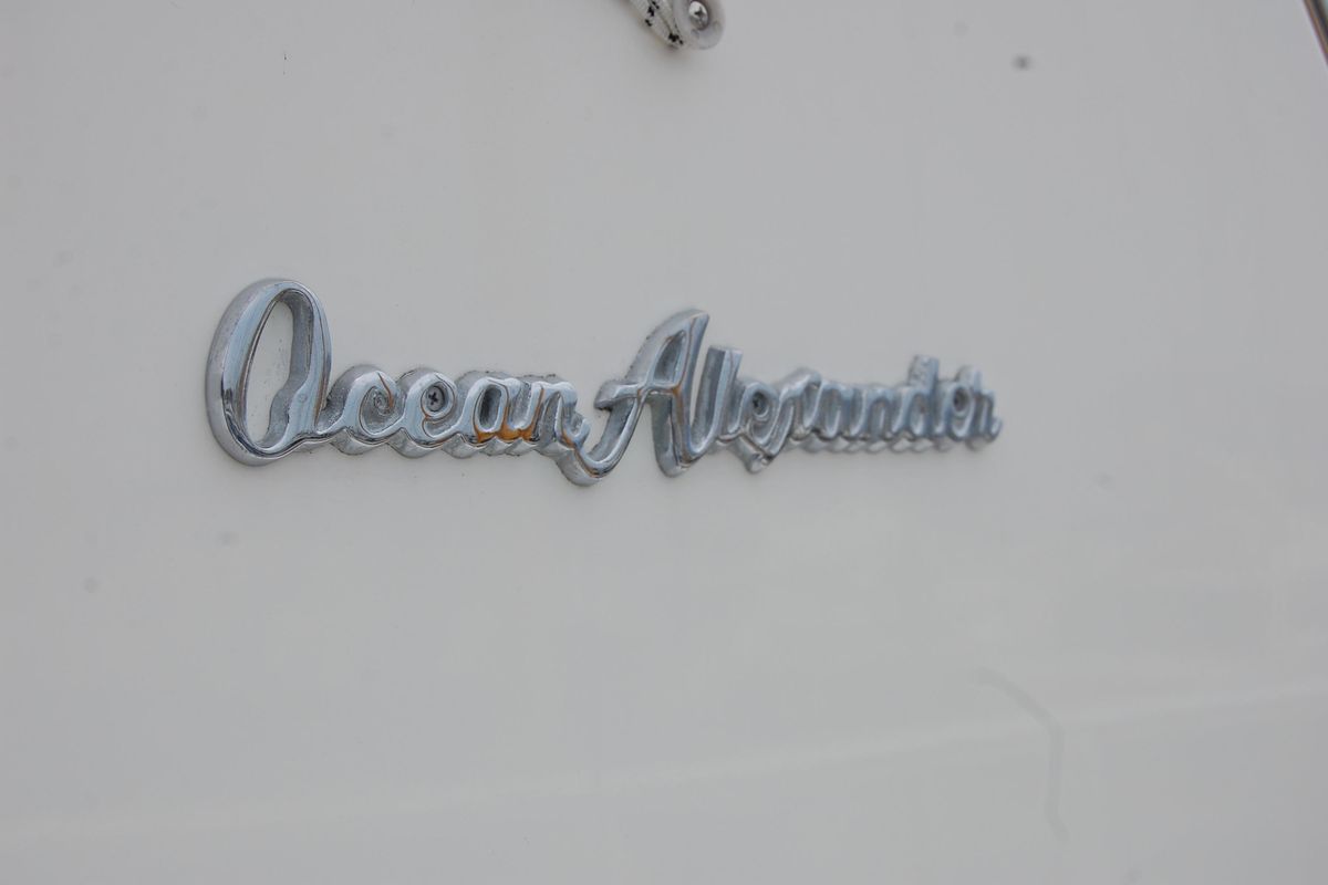 2001 Ocean Alexander 43 