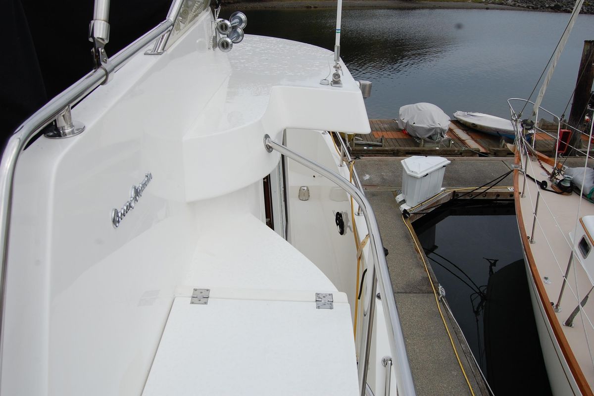 2001 Ocean Alexander 43 