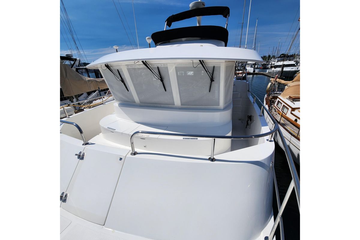 2001 Ocean Alexander 43 