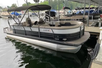Coach Pontoons 230 RF Tritoon