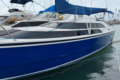 MacGregor 26M Powersailer