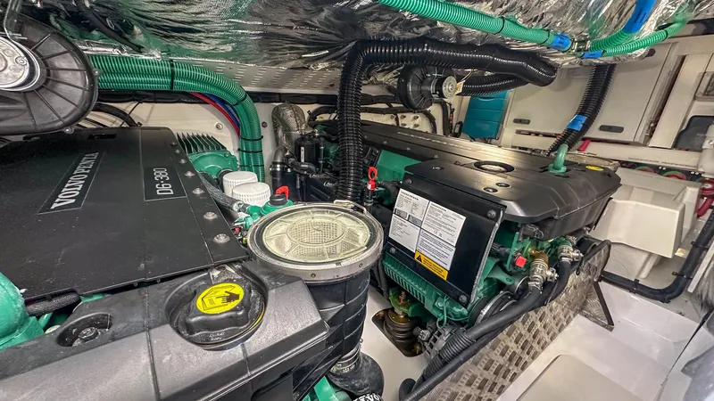 V40188 Yacht Photos Pics 