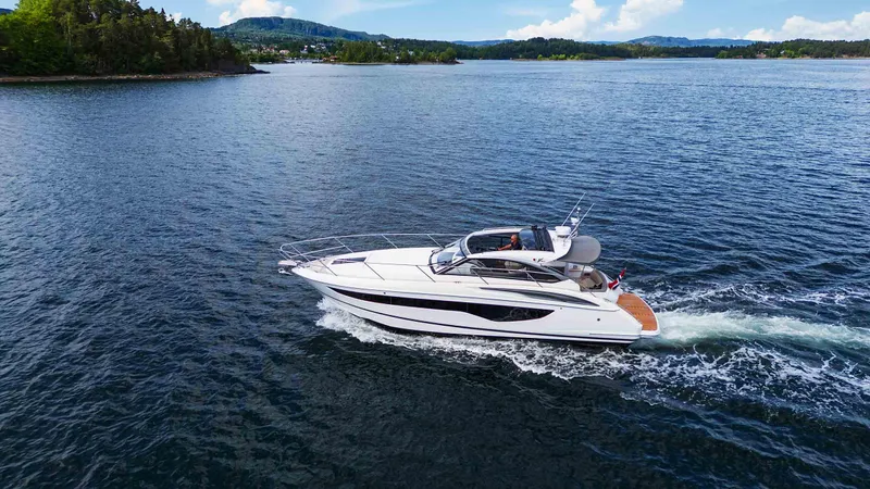 V40188 Yacht Photos Pics 