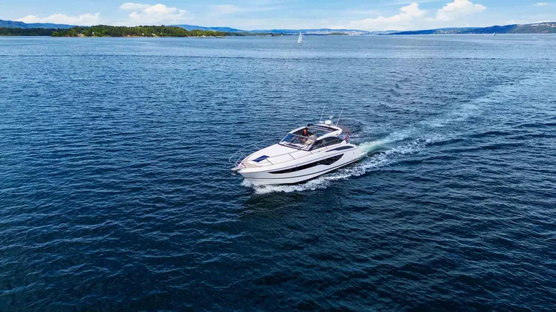 V40188 Yacht Photos Pics 