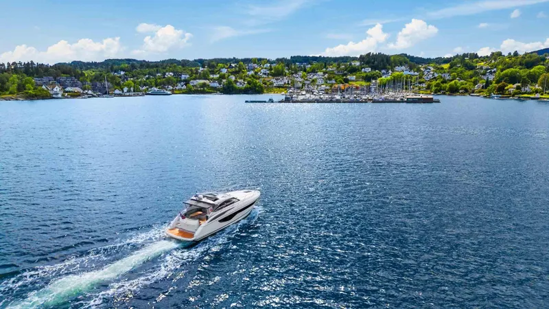 V40188 Yacht Photos Pics 