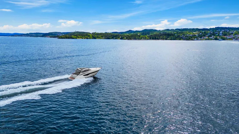 V40188 Yacht Photos Pics 