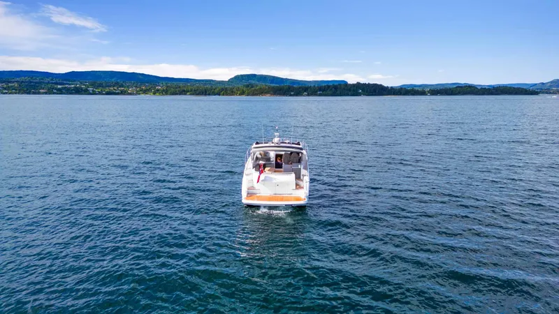 V40188 Yacht Photos Pics 