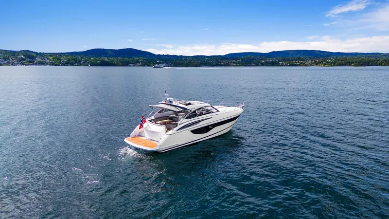 V40188 Yacht Photos Pics 