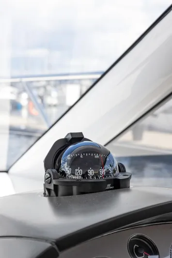 V40188 Yacht Photos Pics 