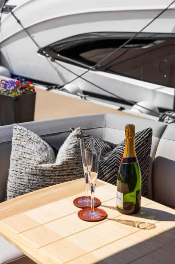 V40188 Yacht Photos Pics 