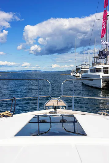 V40188 Yacht Photos Pics 