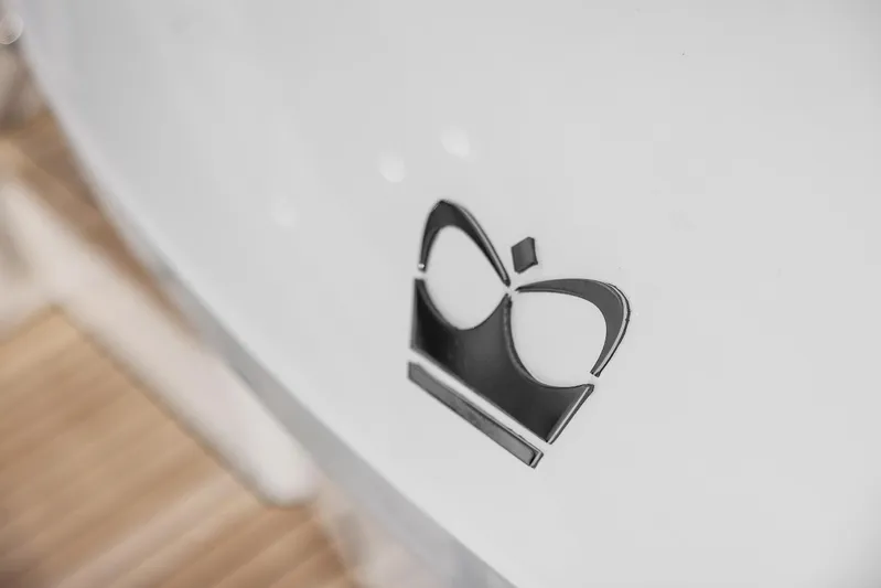 V40188 Yacht Photos Pics 