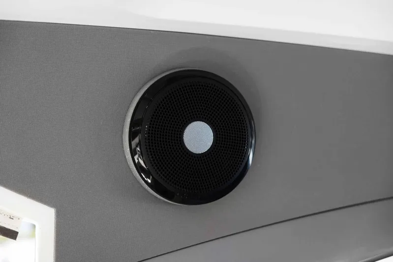 V40188 Yacht Photos Pics 