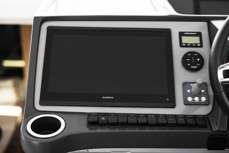 V40188 Yacht Photos Pics 