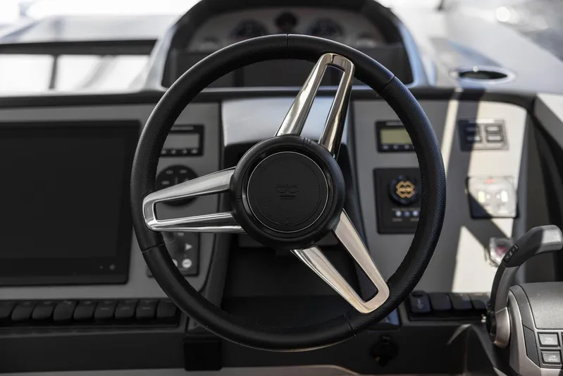 V40188 Yacht Photos Pics 