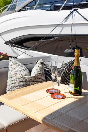 V40188 Yacht Photos Pics 