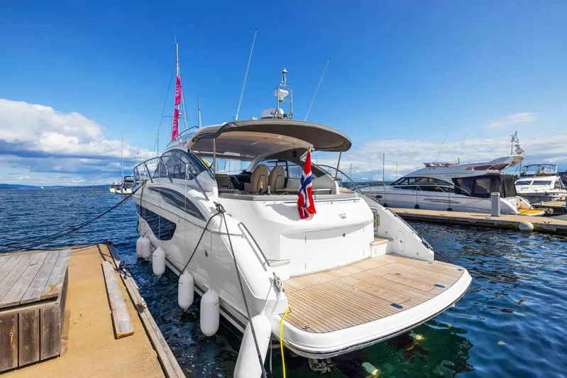 V40188 Yacht Photos Pics 