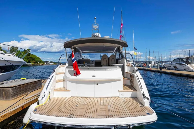 V40188 Yacht Photos Pics 