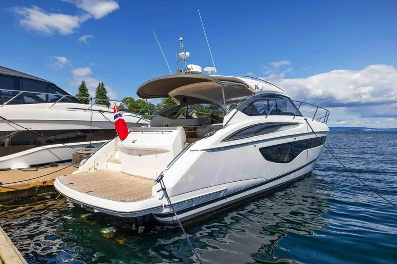 V40188 Yacht Photos Pics 