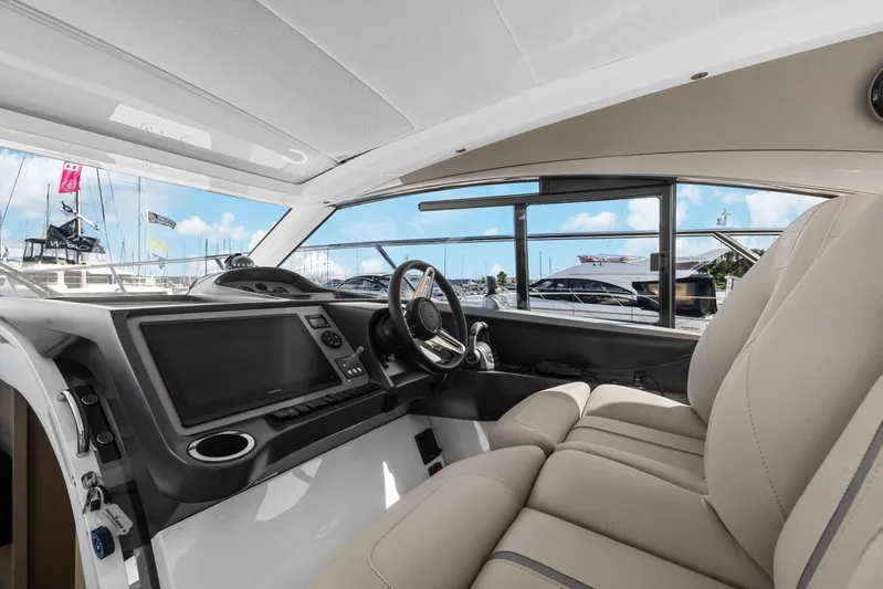 V40188 Yacht Photos Pics 