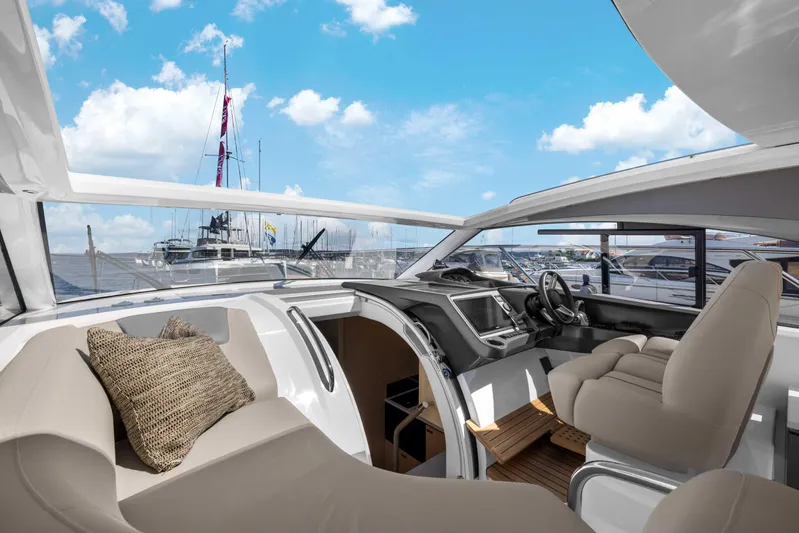 V40188 Yacht Photos Pics 