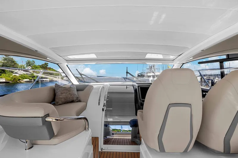 V40188 Yacht Photos Pics 