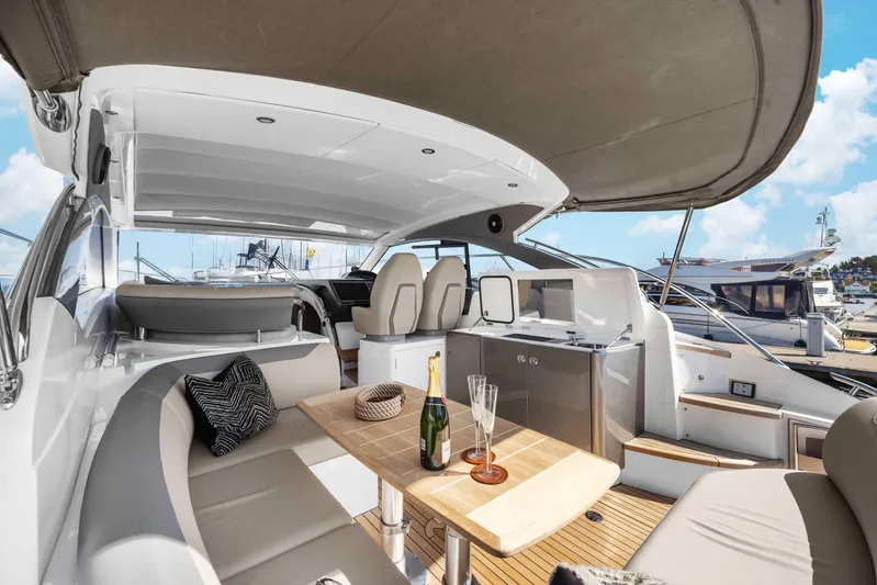 V40188 Yacht Photos Pics 
