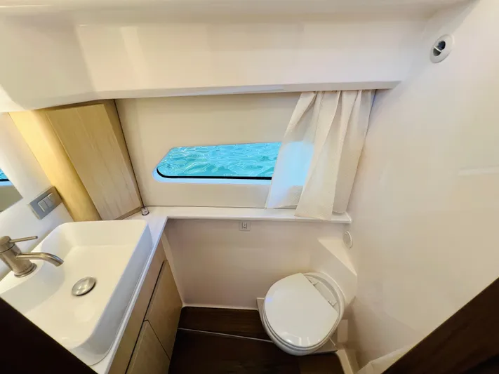  Yacht Photos Pics 2025 REGAL 42 XO - Image 24