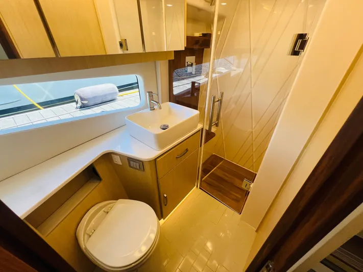  Yacht Photos Pics 2025 REGAL 42 XO - Image 20