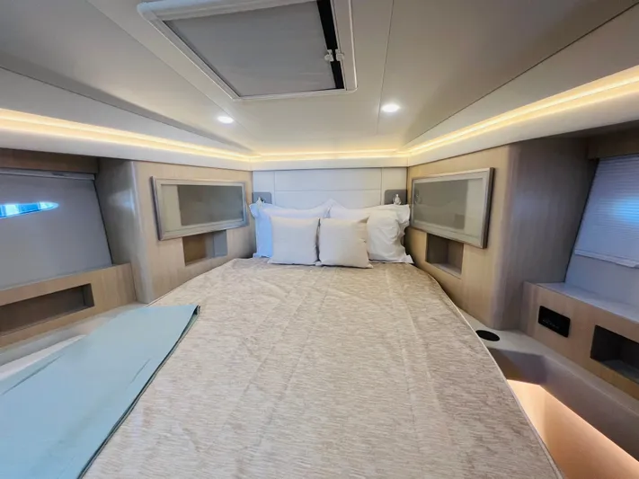  Yacht Photos Pics 2025 REGAL 42 XO - Image 19