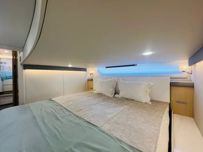  Yacht Photos Pics 2025 REGAL 42 XO - Image 21